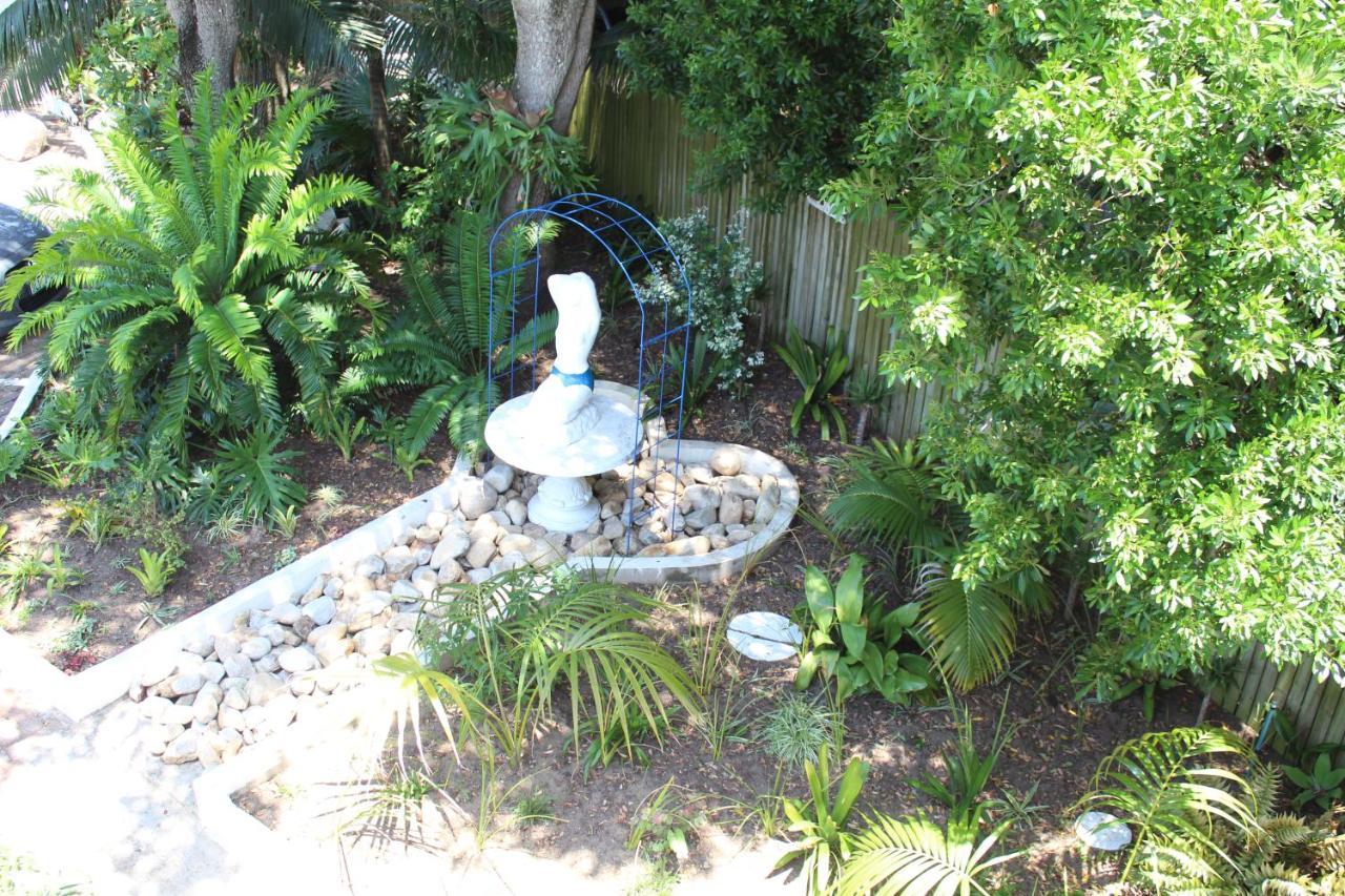 Blue'S Guest House - East London Bonza Bay Exterior photo