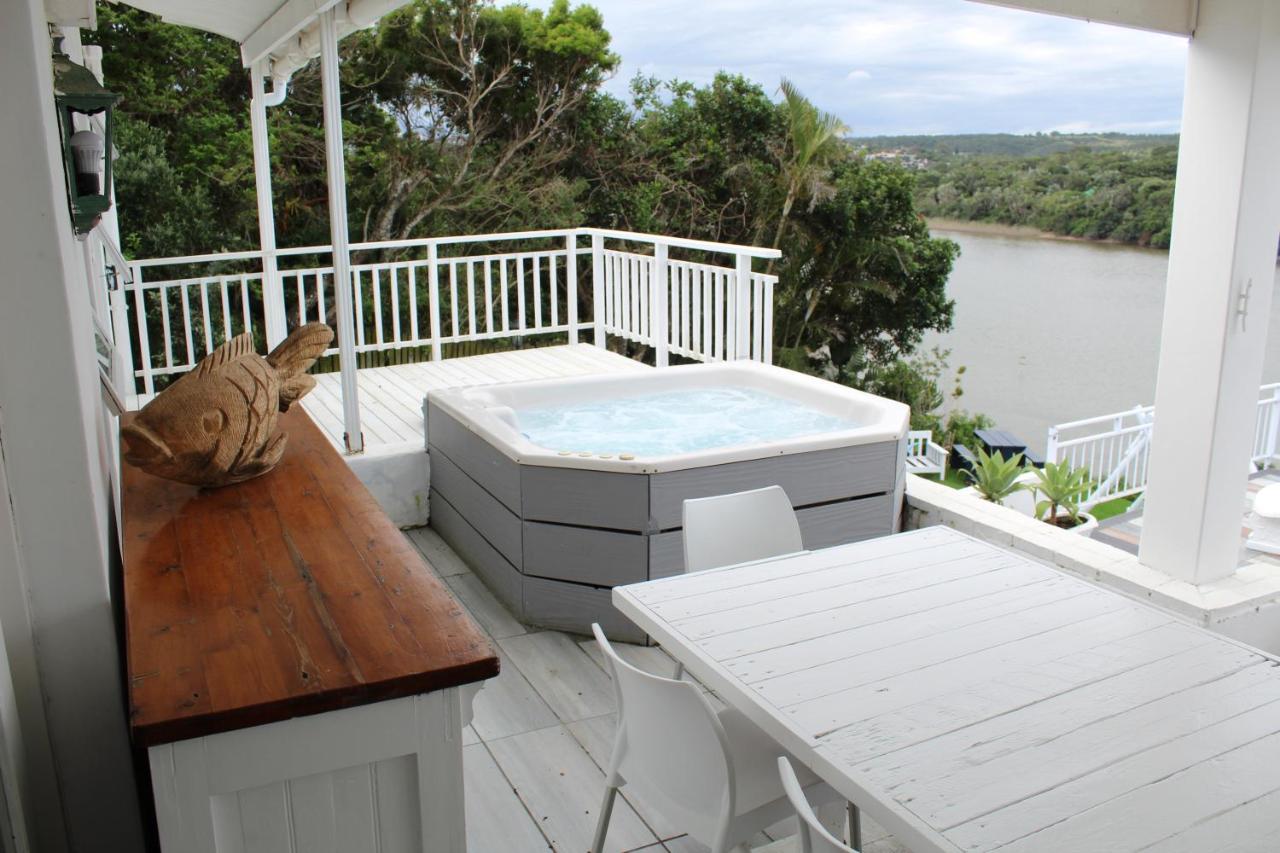 Blue'S Guest House - East London Bonza Bay Exterior photo