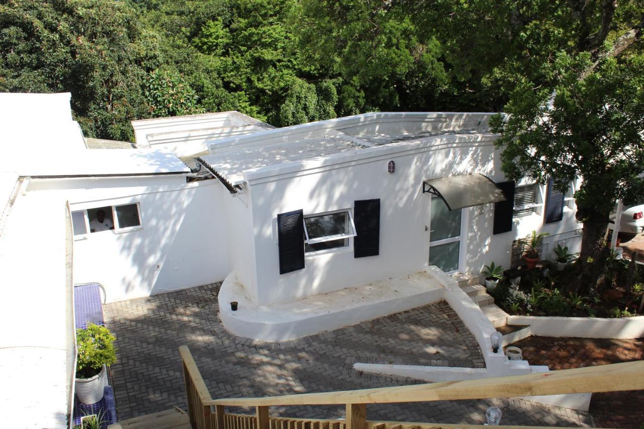 Blue'S Guest House - East London Bonza Bay Exterior photo
