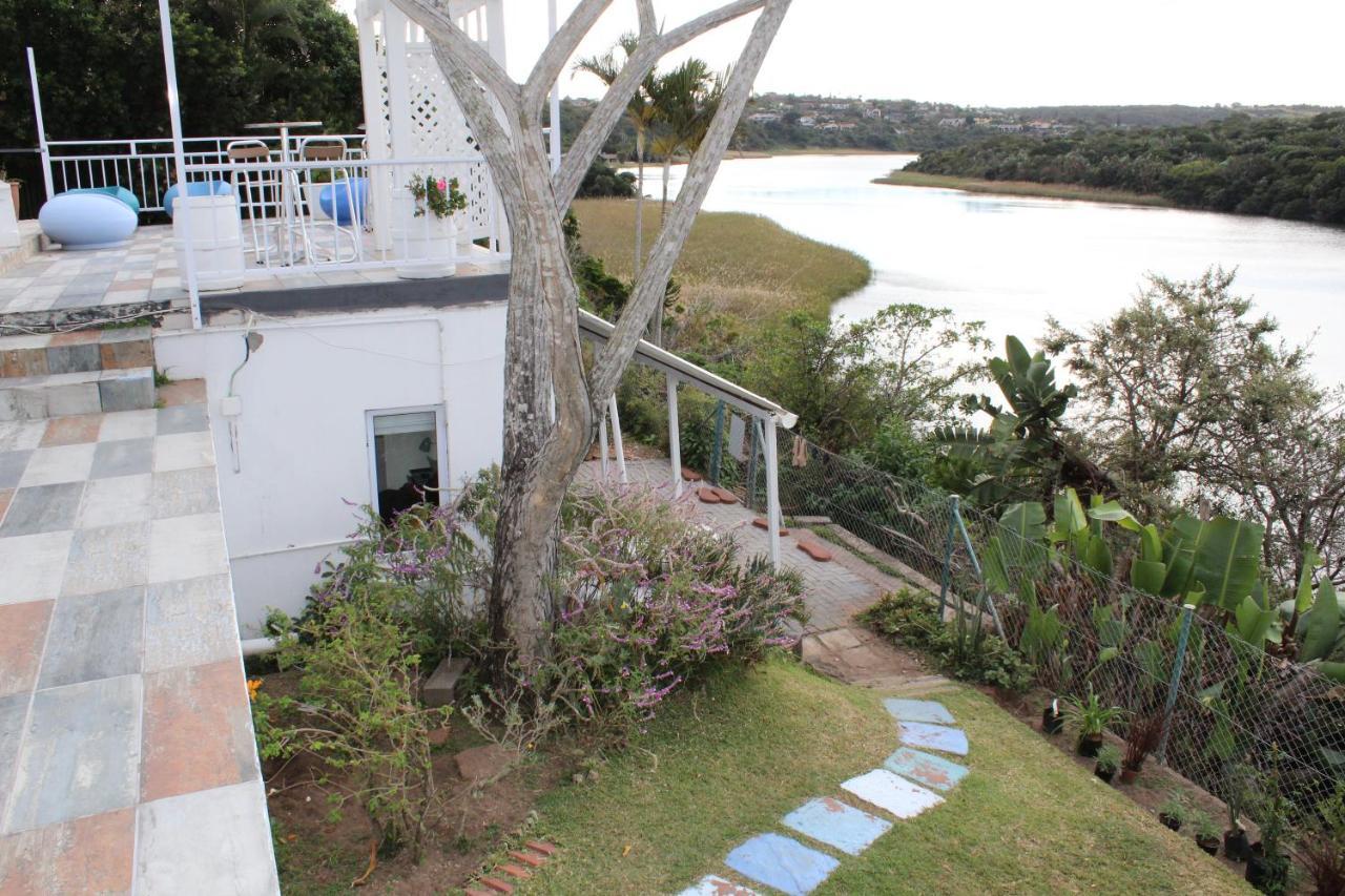 Blue'S Guest House - East London Bonza Bay Exterior photo