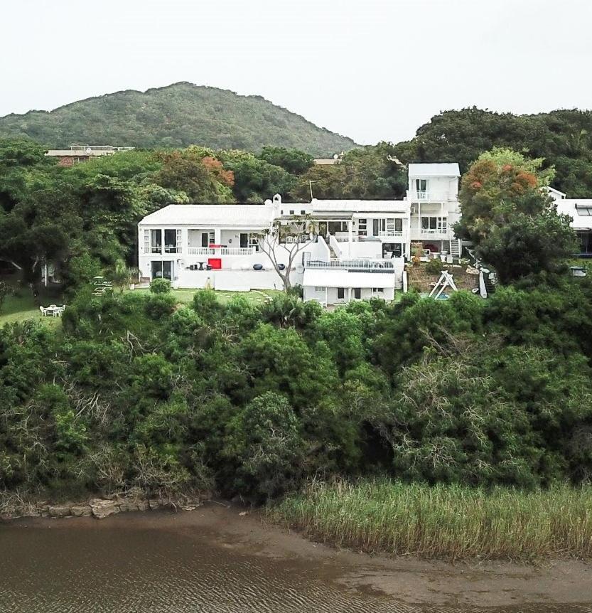 Blue'S Guest House - East London Bonza Bay Exterior photo