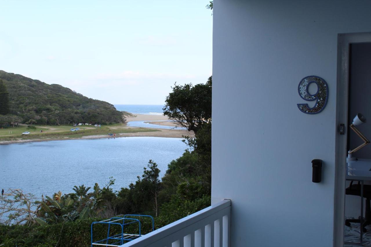 Blue'S Guest House - East London Bonza Bay Exterior photo