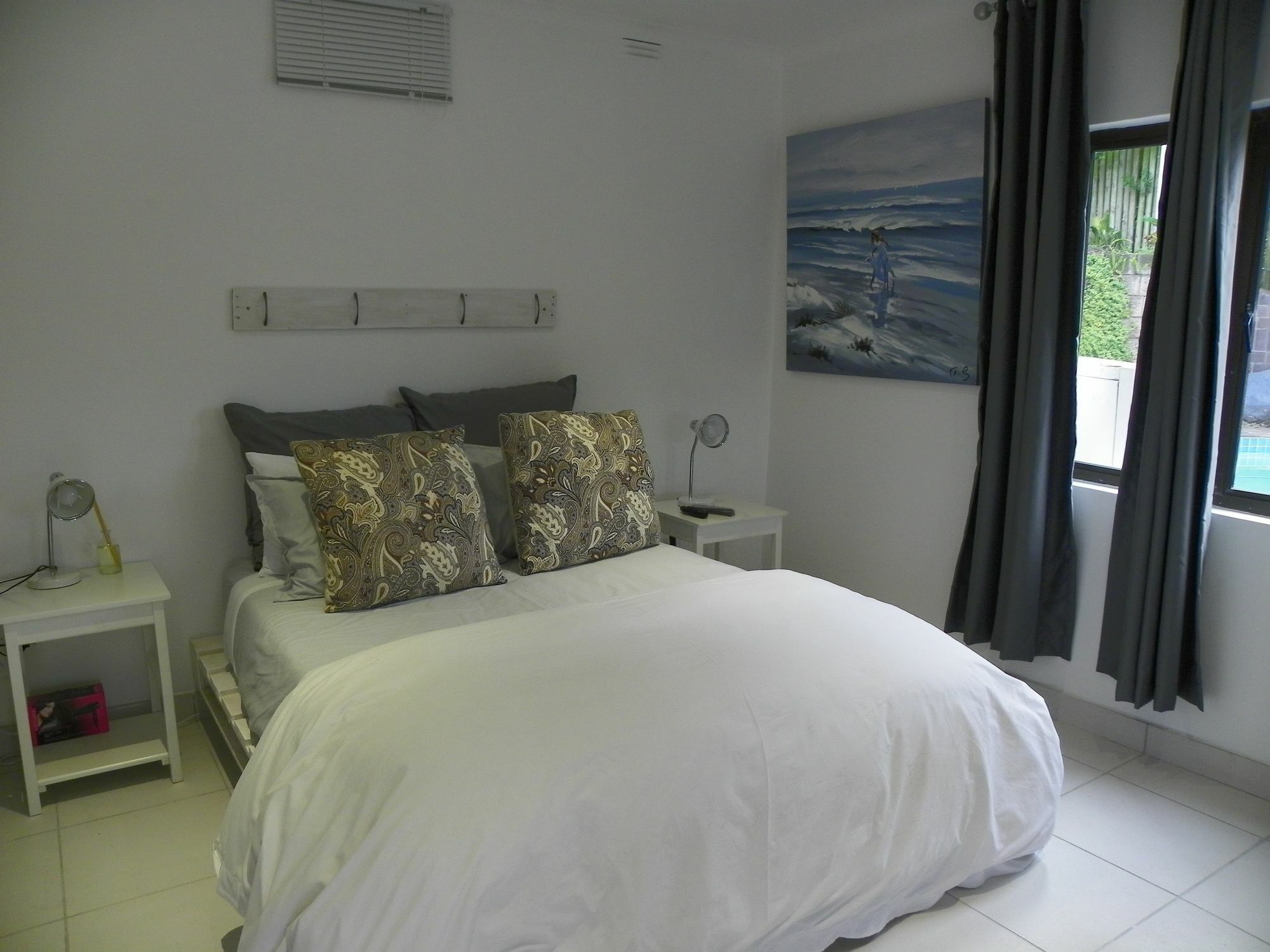 Blue'S Guest House - East London Bonza Bay Exterior photo